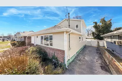 37 Lancaster Place, Hempstead, NY 11550 - Photo 8