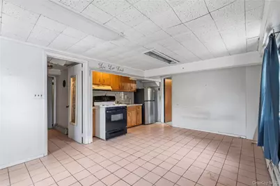 115 Winfred Avenue, Yonkers, NY 10704 - Photo 34