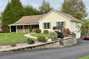 16 Carol Anns Way, Saugerties, NY 12477 - Photo 2