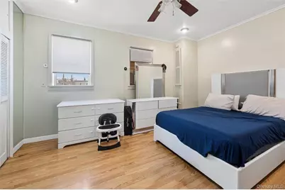 976 Sackett Avenue, Bronx, NY 10462 - Photo 16