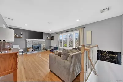 216 Edgewood Drive N, Newburgh, NY 12550 - Photo 4