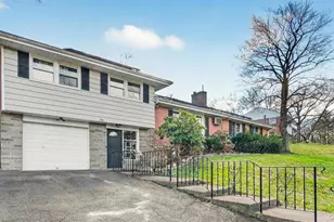 216 Edgewood Dr N, Newburgh, NY 12550 - Photo 2