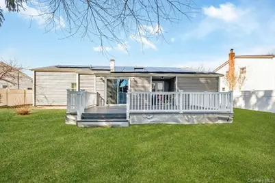 260 New Hampshire Avenue, Bay Shore, NY 11706 - Photo 22