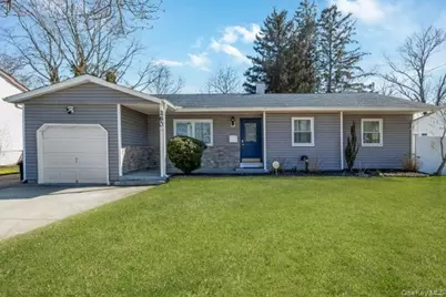 260 New Hampshire Avenue, Bay Shore, NY 11706 - Photo 1