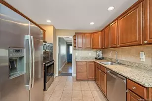 260 New Hampshire Ave, Bay Shore, NY 11706 - Photo 6