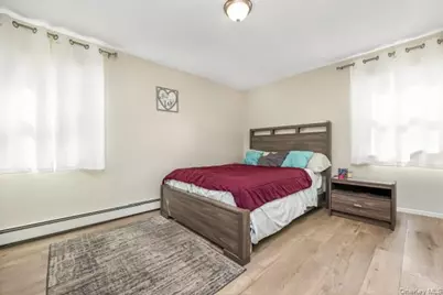 260 New Hampshire Avenue, Bay Shore, NY 11706 - Photo 14