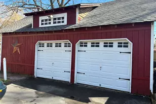 21 Wellington Pl, Amityville, NY 11701 - Photo 2