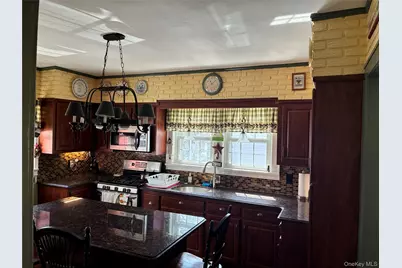 21 Wellington Place, Amityville, NY 11701 - Photo 14