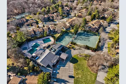 285 Carriage House Drive, Jericho, NY 11753 - Photo 38