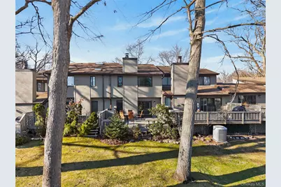 285 Carriage House Drive, Jericho, NY 11753 - Photo 34