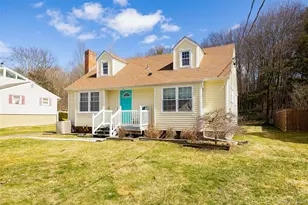 14 Van Wert Pl, Hyde Park, NY 12538 - Photo 2