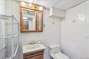 73-51 70th St, Glendale, NY 11385 - Photo 16