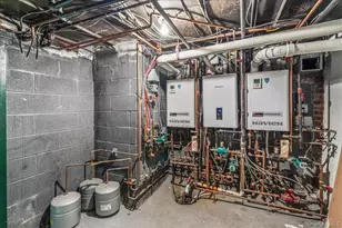 73-51 70th St, Glendale, NY 11385 - Photo 18