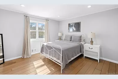 22 Peconic Crescent, Hampton Bays, NY 11946 - Photo 10