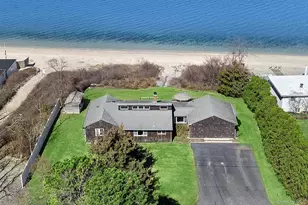 22 Peconic Crescent, Hampton Bays, NY 11946 - Photo 22