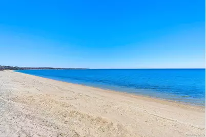 22 Peconic Crescent, Hampton Bays, NY 11946 - Photo 18