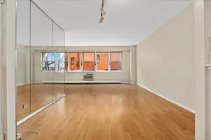 87-15 165th St, Jamaica, NY 11432 - Photo 4