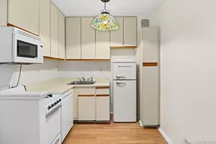 87-15 165th St, Jamaica, NY 11432 - Photo 8