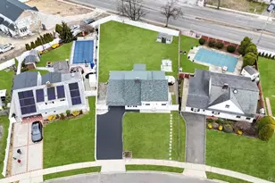 63 Blacksmith Rd, Levittown, NY 11756 - Photo 2