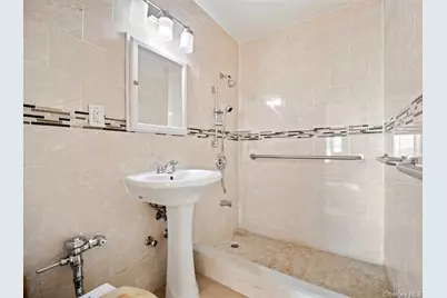 3131 Grand Concourse #8H, Bronx, NY 10468 - Photo 16