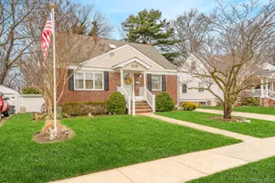 2420 Willow St, Wantagh, NY 11793 - Photo 2