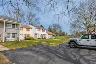 8 Sharpsburg Ct, Coram, NY 11727 - Photo 38