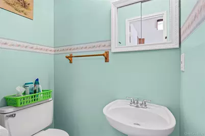 8 Sharpsburg Court, Coram, NY 11727 - Photo 18