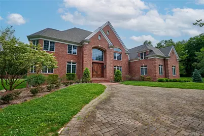 637 S Mountain Road, New City, NY 10956 - Photo 2