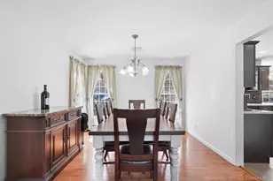 32 Robinson Ln, Wappingers Falls, NY 12590 - Photo 16
