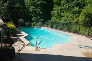 32 Robinson Ln, Wappingers Falls, NY 12590 - Photo 2
