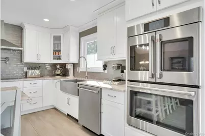 108 Hayrick Lane, Commack, NY 11725 - Photo 14