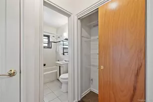 8 Lawrence Dr, White Plains, NY 10603 - Photo 12