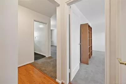 8 Lawrence Drive #C, White Plains, NY 10603 - Photo 8