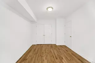 1 Ash Pl, Great Neck, NY 11021 - Photo 6