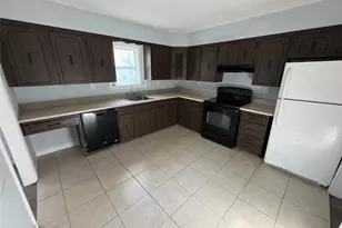 16 Linden St, Coram, NY 11727 - Photo 2
