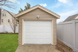 315 Marcellus Rd, Mineola, NY 11501 - Photo 16