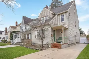 315 Marcellus Rd, Mineola, NY 11501 - Photo 2