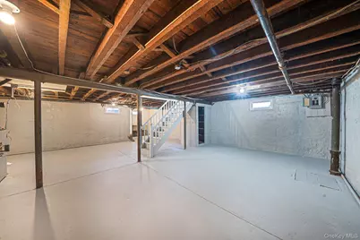 48 Winthrop Street, New Hyde Park, NY 11040 - Photo 24