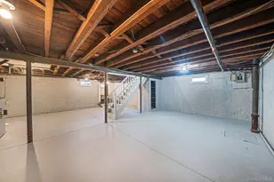 48 Winthrop St, New Hyde Park, NY 11040 - Photo 24