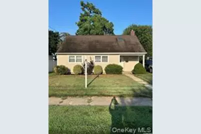 31 William Street, Copiague, NY 11726 - Photo 1
