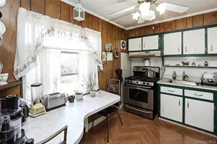 11 Elton St, Westbury, NY 11590 - Photo 12