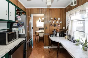 11 Elton St, Westbury, NY 11590 - Photo 16