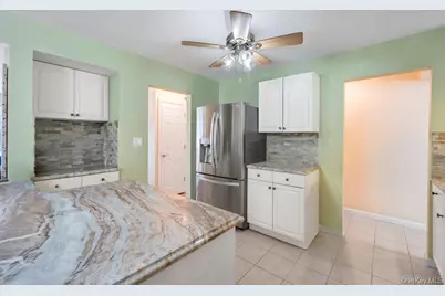 21 Lowell Drive, Farmingdale, NY 11735 - Photo 16