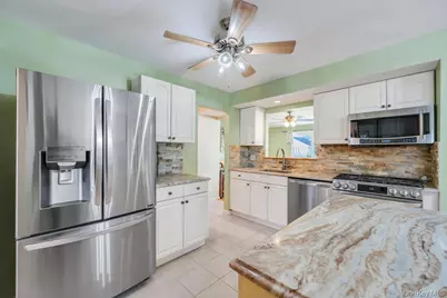 21 Lowell Drive, Farmingdale, NY 11735 - Photo 18