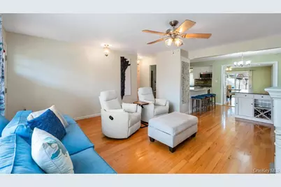 21 Lowell Drive, Farmingdale, NY 11735 - Photo 10