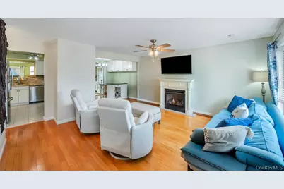 21 Lowell Drive, Farmingdale, NY 11735 - Photo 8