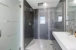 31-12 Buell St, East Elmhurst, NY 11369 - Photo 4