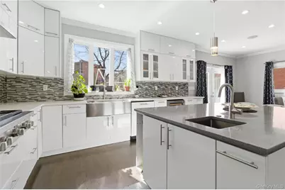 31-12 Buell Street, East Elmhurst, NY 11369 - Photo 2