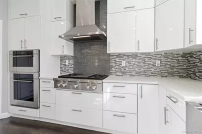 31-12 Buell Street, East Elmhurst, NY 11369 - Photo 16