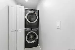 31-12 Buell St, East Elmhurst, NY 11369 - Photo 38